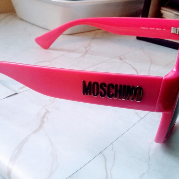 🔥Moschino Pink Sunglasses - Picture 7 of 8